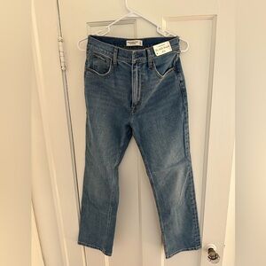 NWT Abercrombie Ultra High Rise Ankle Straight size 27